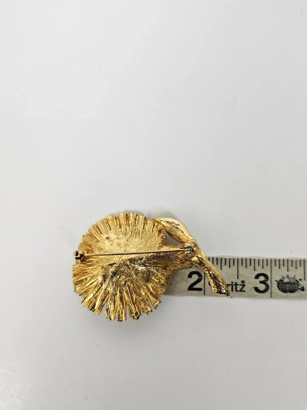 Vtg Flower‎ Dandelion Gold Tone Brooch Pin Textured Clear Rhinestone Baguette